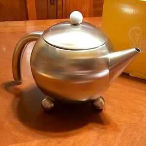 Steeped tea pot
